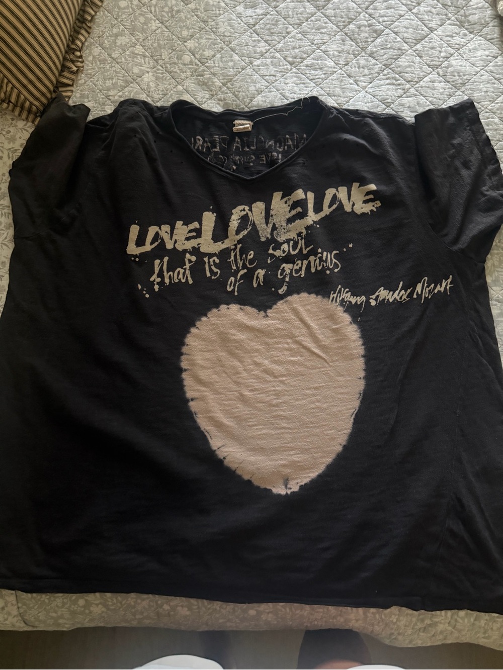Magnolia Pearl T-shirt - Picture 2 of 4